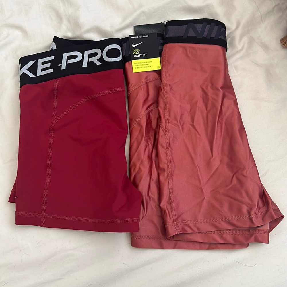 Nike tights/shorts (2)